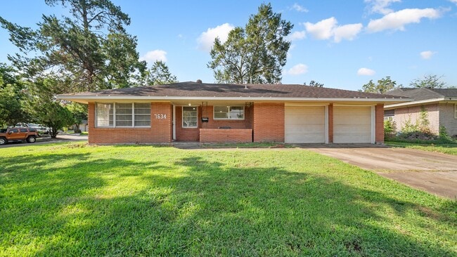 Primary Photo - 7634 Wilmerdean St