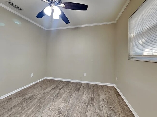 Building Photo - 109 Valley Cir