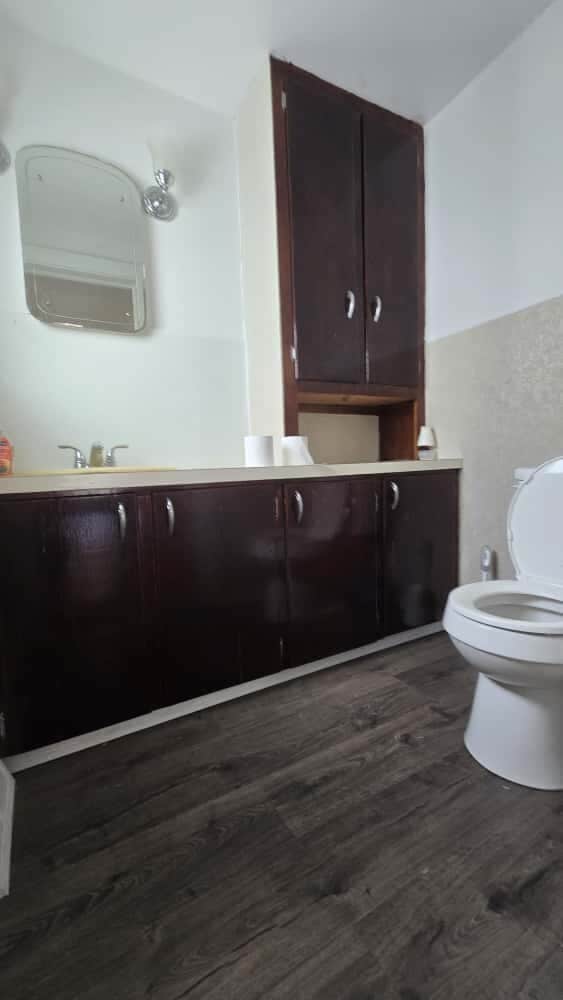 Building Photo - 904 Broad St