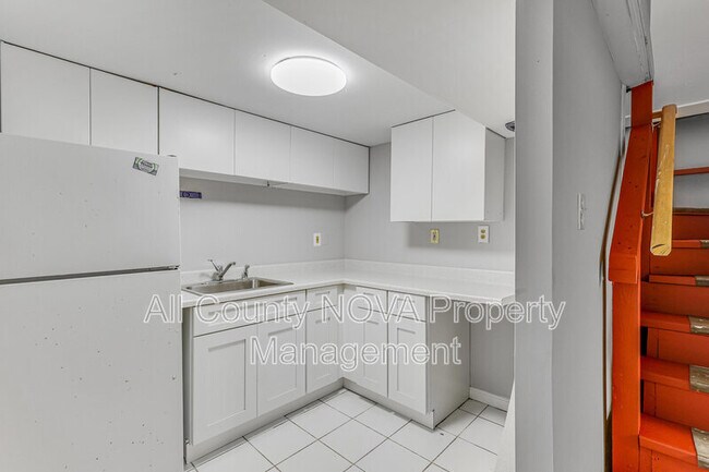 Building Photo - 7412 Marc Dr