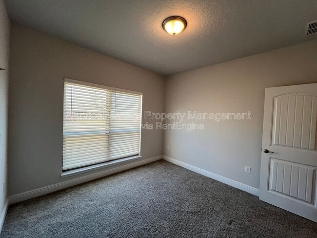 Building Photo - 5955 Parsonage Cir