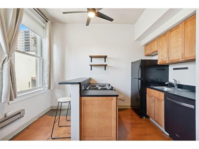 Building Photo - 488 Wabasha St N