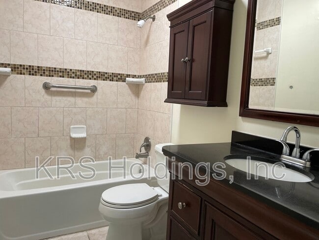 Building Photo - 1503 Garland Way