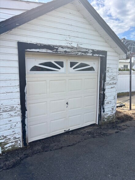 Building Photo - 17 Tennent Ave