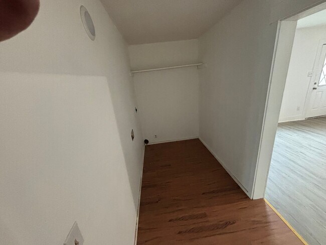 Building Photo - 4 BEDROOM 2 BATH HOUSE FRESHLY UPDATED MINI SPLITS FOR HEAT AND AIR. STORAGE BUILDING IN BACK NOT...