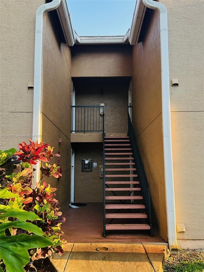 Building Photo - 15680 SW 106th Ln