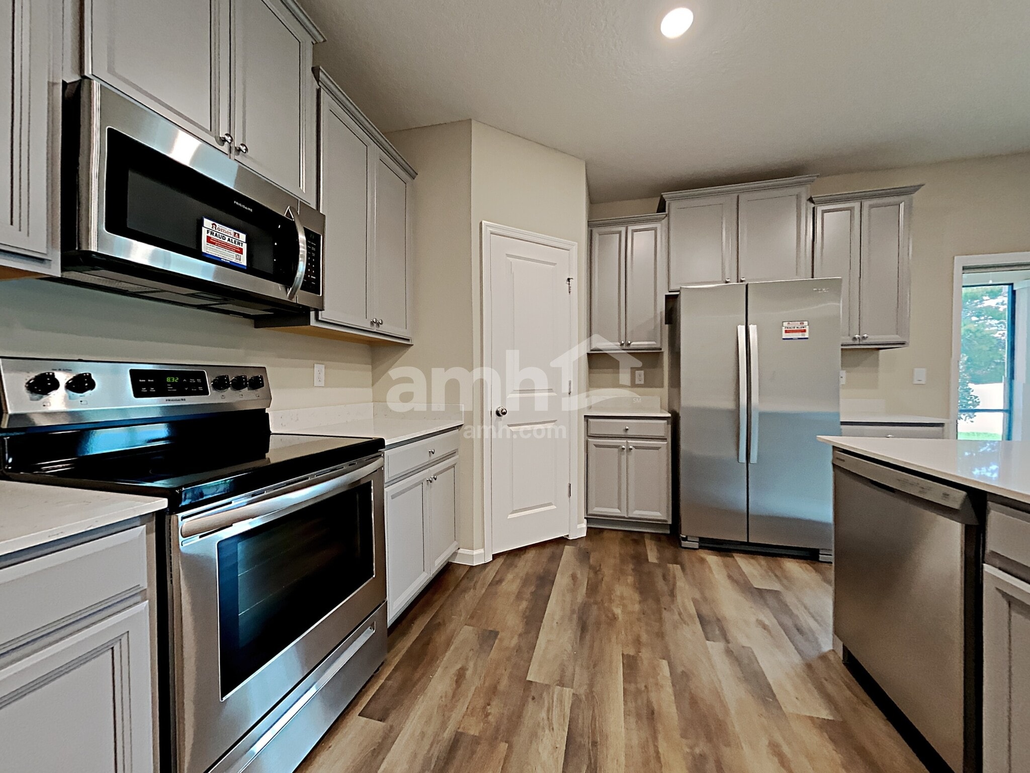 Building Photo - 132 Edge Park Trl