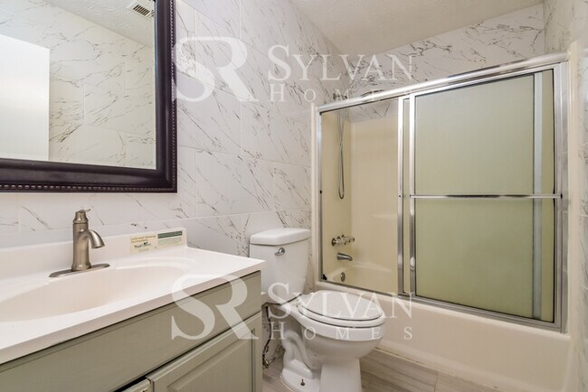 Building Photo - Cozy 3BR Home for You