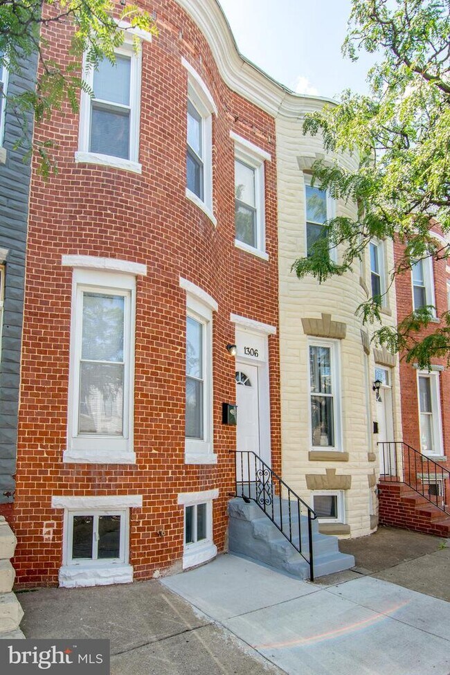 Building Photo - 1306 S Carey St