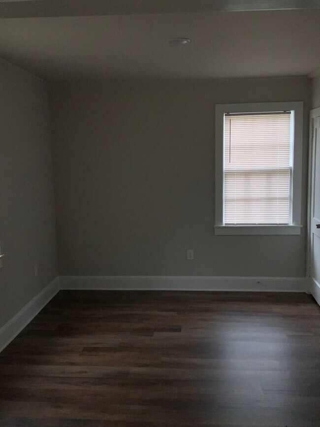 Building Photo - 108 Myrtle Dr