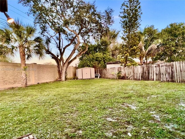 Building Photo - 1701 SW 83rd Terrace