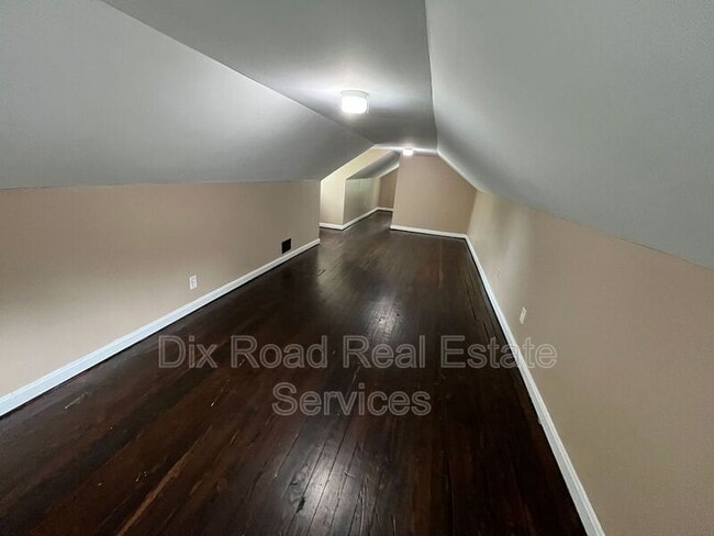 Building Photo - 6620 Highland Ave