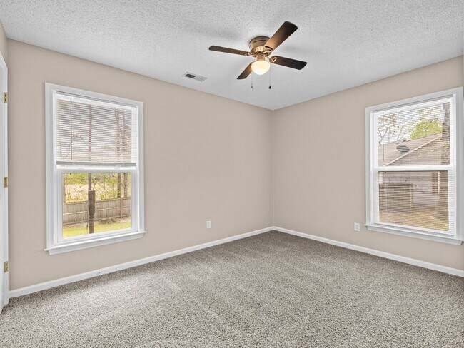 Building Photo - Willow Springs Home