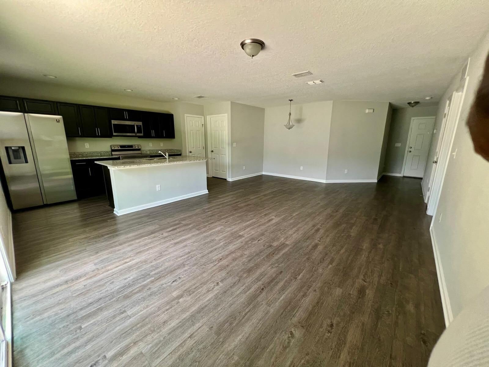Open Floor Entrance - 8514 Peach St
