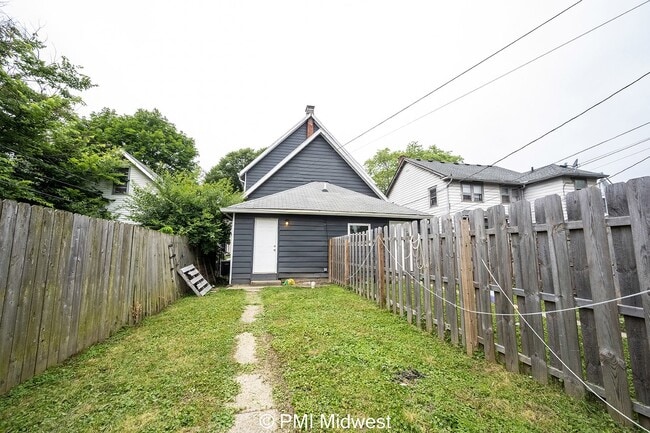 Building Photo - 1439 S East St