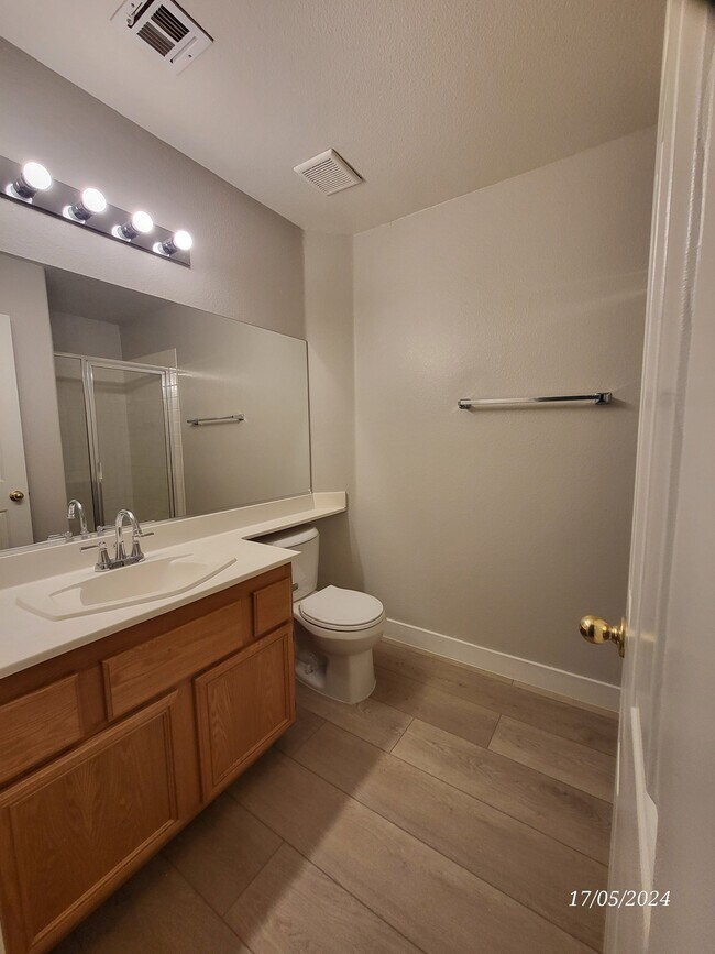 Building Photo - 2817 N Porcupine Flat St