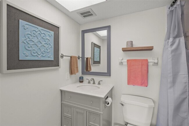 Building Photo - 708 S Tamiami Trl