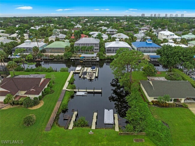 Building Photo - 27153 Barefoot Ln