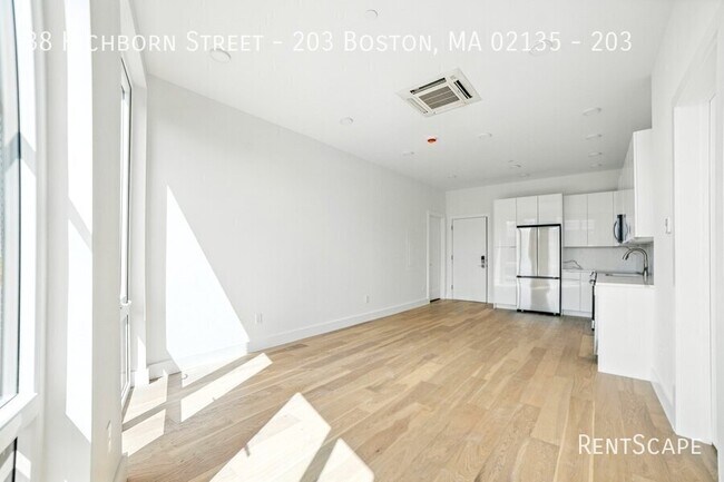 Building Photo - 38 Hichborn St