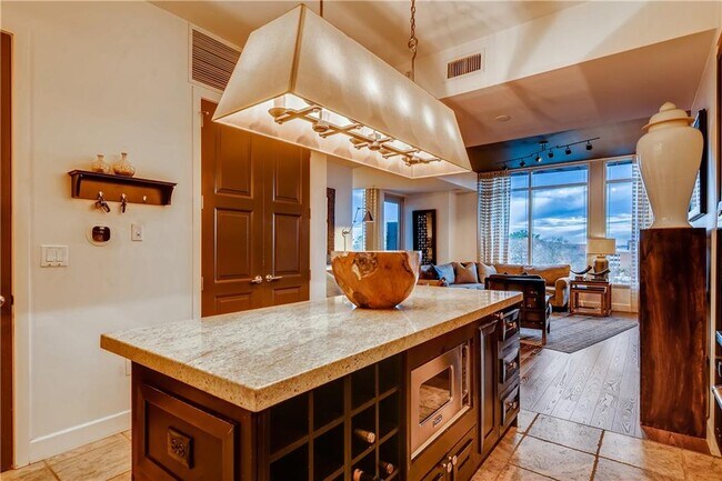 Building Photo - 1820 Peachtree Rd NW