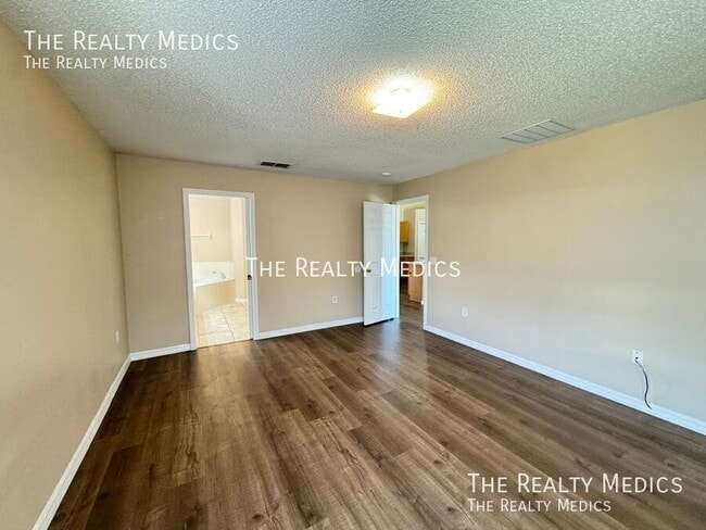 Building Photo - 321 Drum Ln