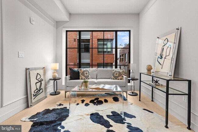 Building Photo - 2121 Ward Pl NW