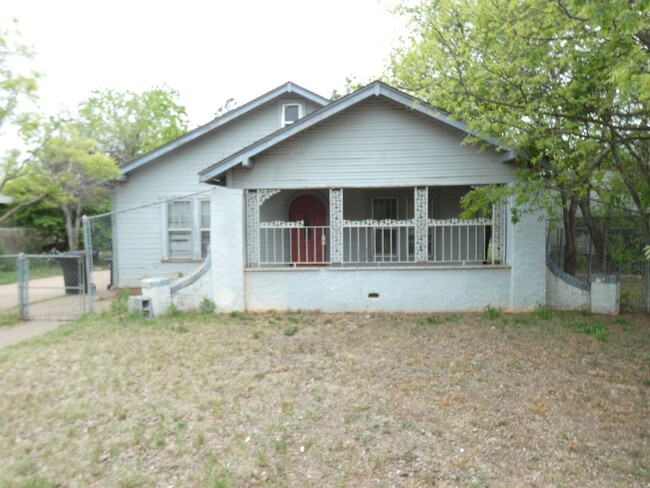 Primary Photo - 1142 Portland Ave