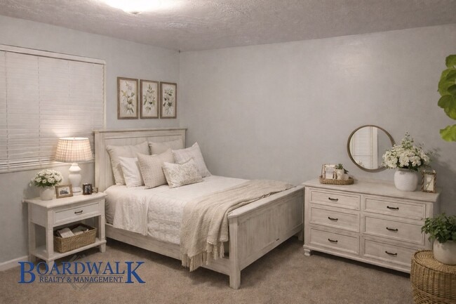 Building Photo - Beautiful 6 Bedroom Home in Sandy!