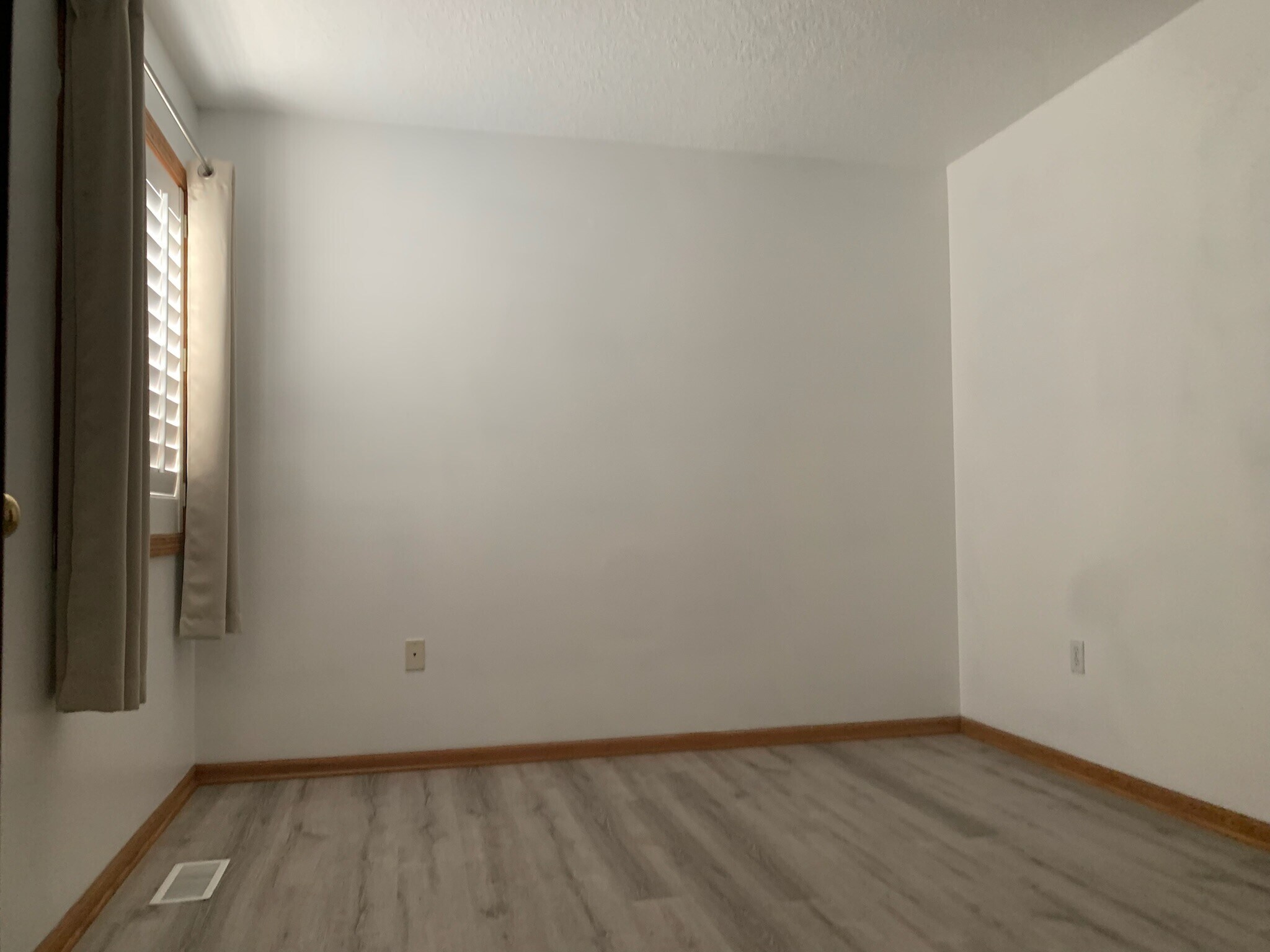 Building Photo - 313 N Cherokee Dr