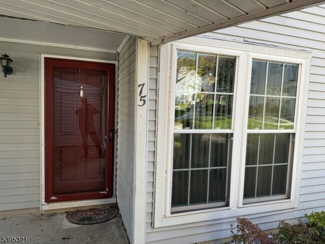 Building Photo - 75 Homestead Ln