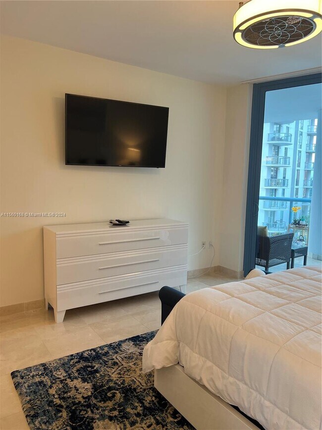 Building Photo - 333 Las Olas Way