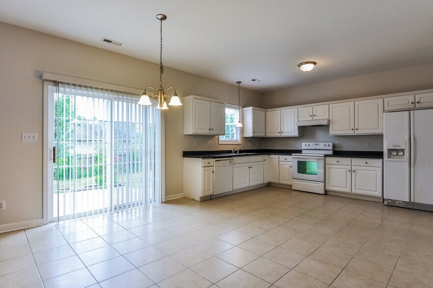 Building Photo - 407 Morganite Ct