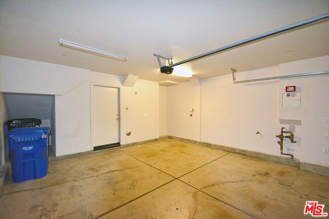 Building Photo - 14107 W Birch Ln