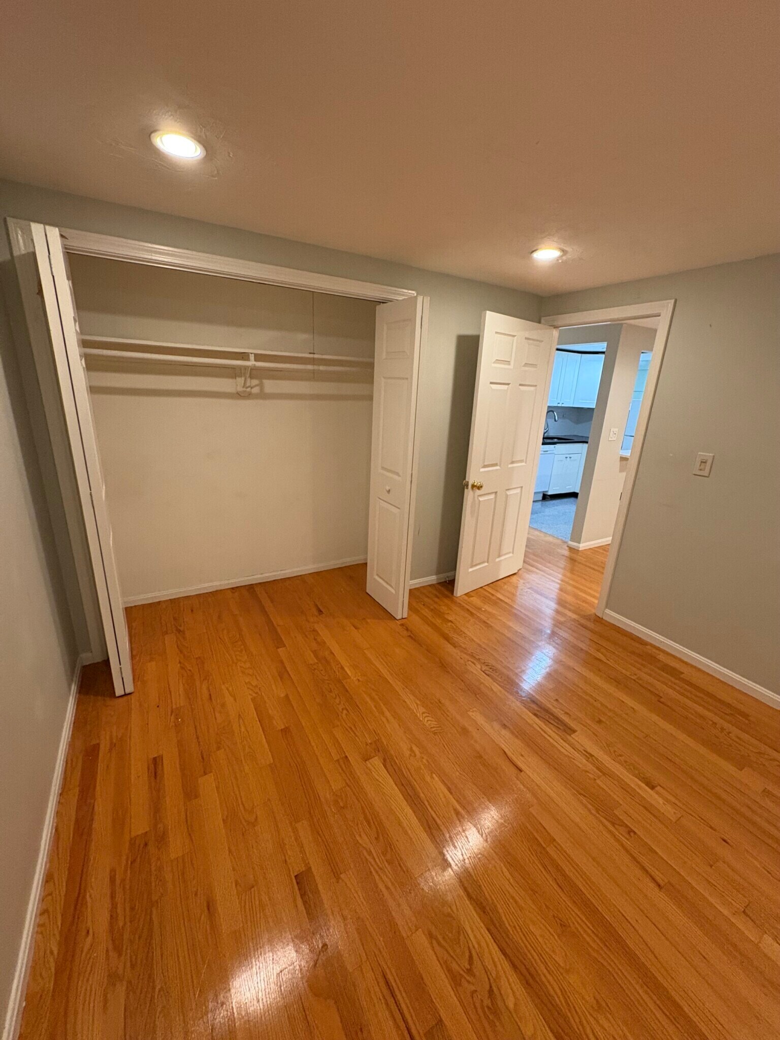 Images are representative samples of the advertised unit. Actual units shown during tours may differ - 36 Peterborough St