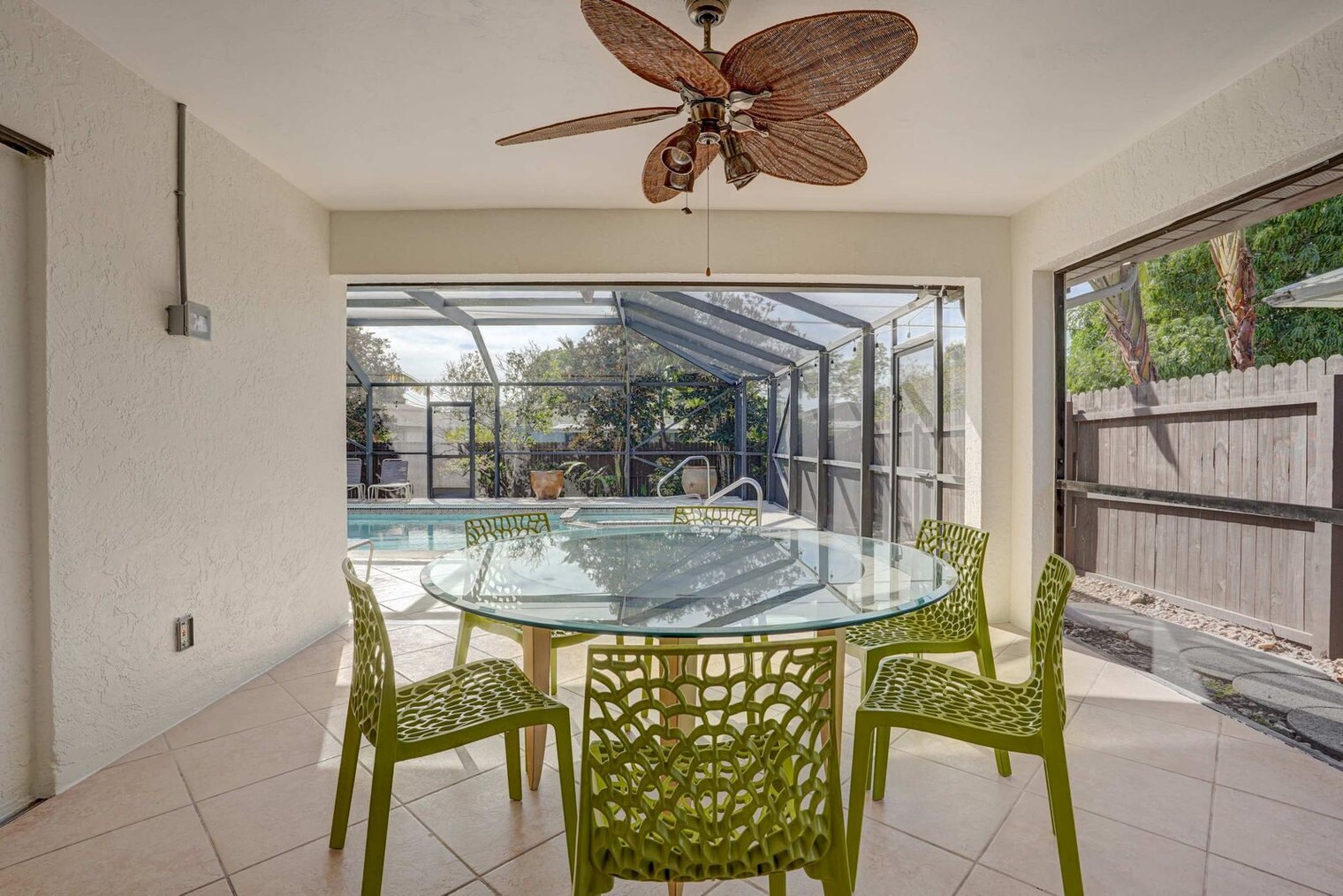 Building Photo - 669 107th Ave N