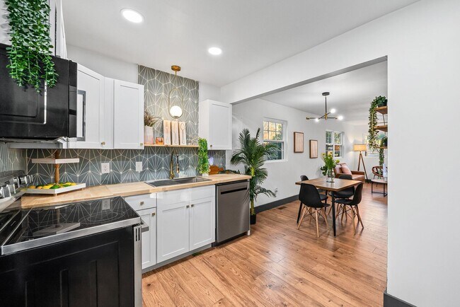 Building Photo - 610 Ford St