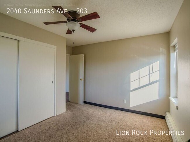 Building Photo - 2040 W Saunders Ave