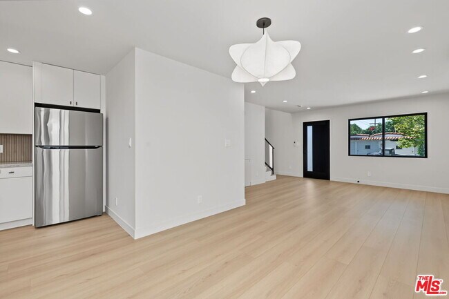 Building Photo - 5843 Whitworth Dr