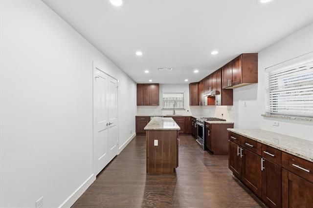 Building Photo - 6207 Royal Ln