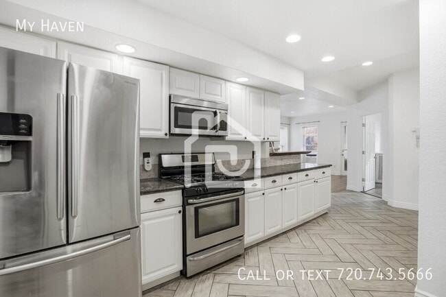 Building Photo - 401 E 11th Ave