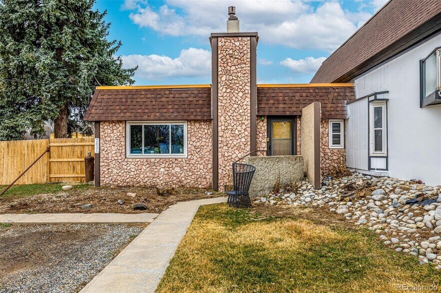Building Photo - 2831 Reed St
