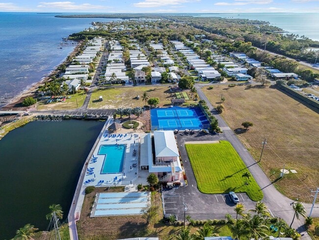 Building Photo - 806 S Jade Dr