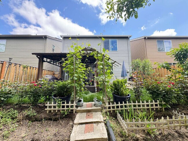 Building Photo - 3715 SW 190th Ter