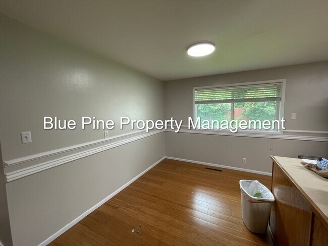 Building Photo - 505 Sykes Dr