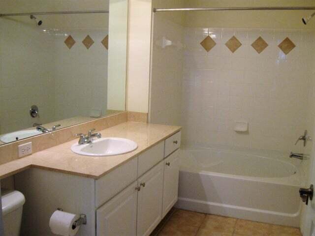 Building Photo - 224 Murcia Dr