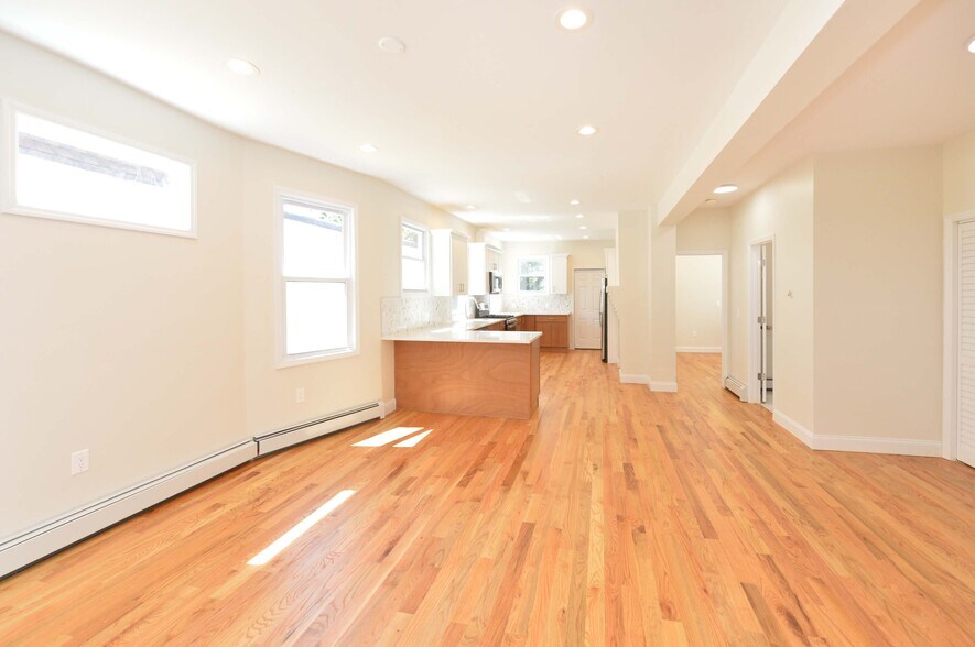 Building Photo - 309 Academy St