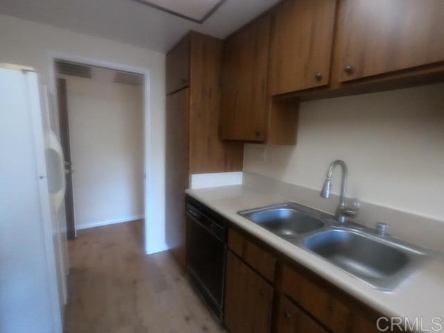 Building Photo - 1677 Melrose Ave