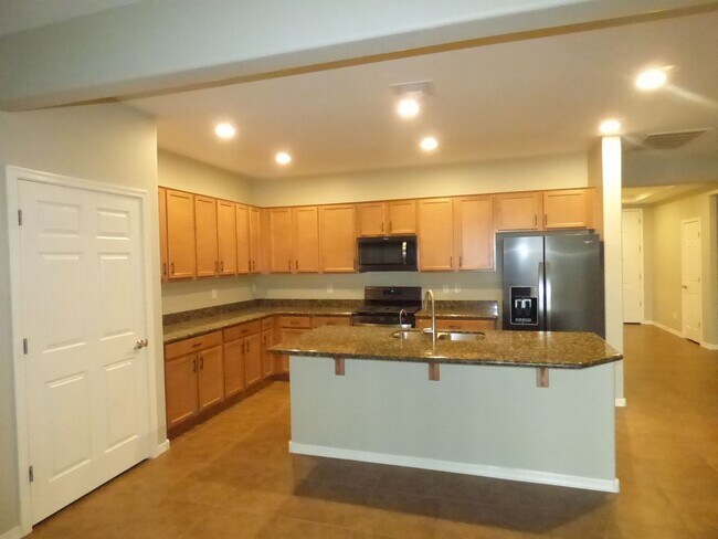 Building Photo - Newer neighborhood in Goodyear!  All appliances included!
