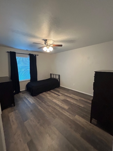 Building Photo - 12256 W Skyhaven St