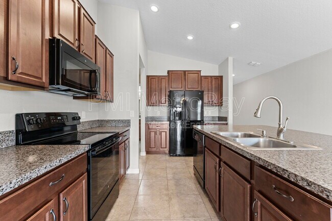 Building Photo - 10208 Carloway Hills Dr